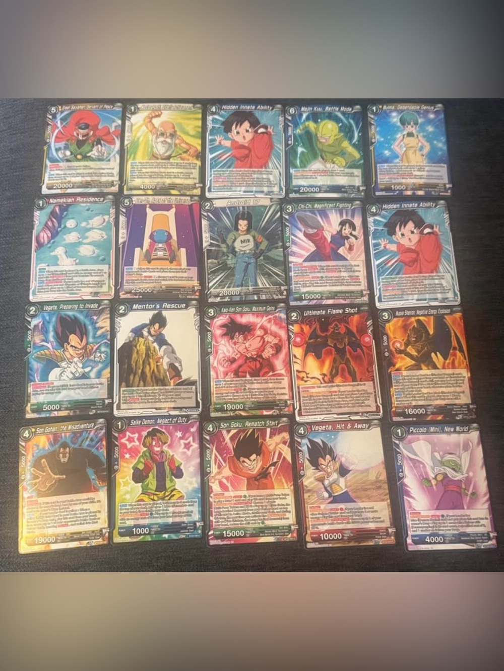 (5) 100 Dragon ball cards in perfect condition